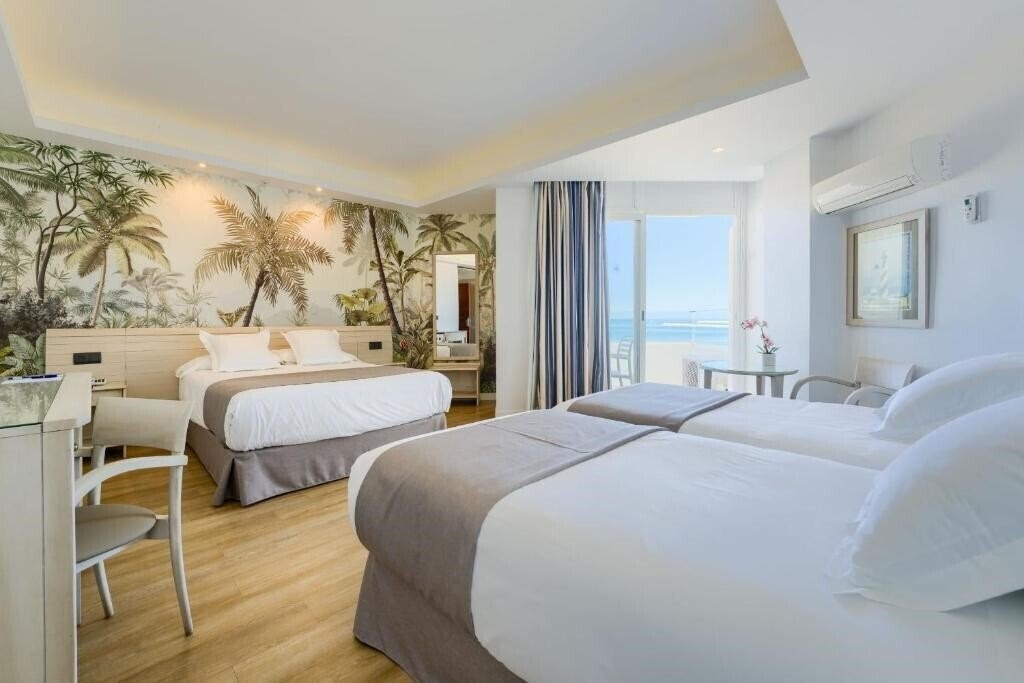 Отель Puerto Bahia Hotel & SPA 4*