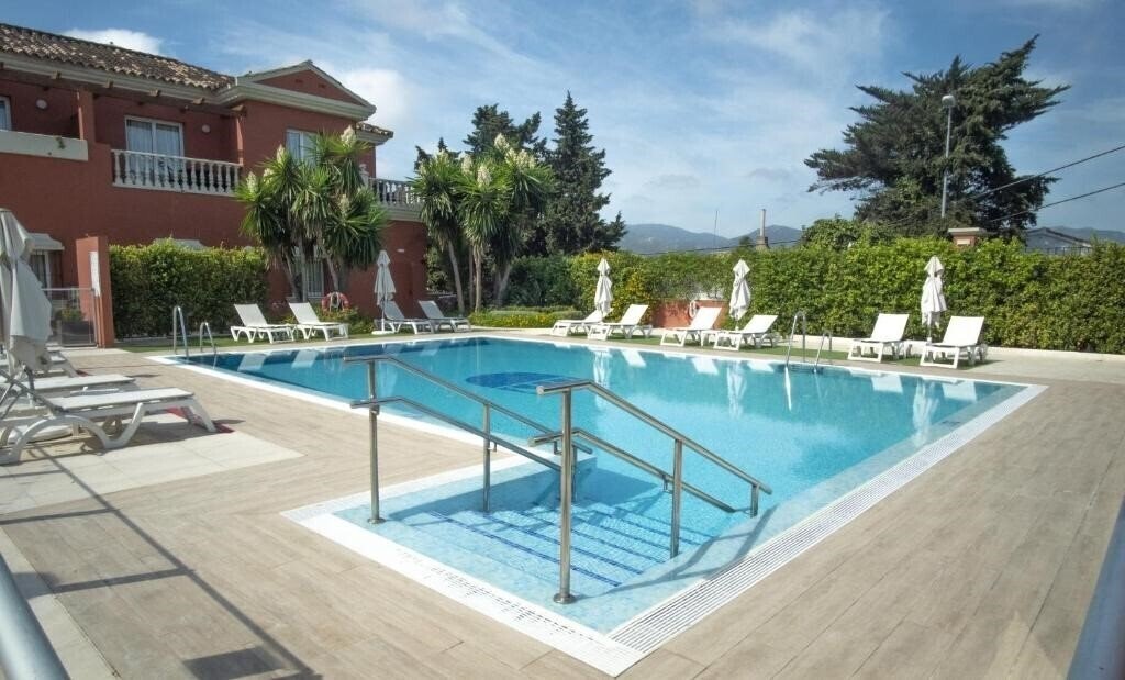 Отель Alboran Algeciras 3*