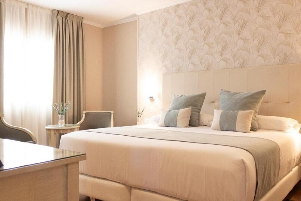 Фото Alboran Algeciras 3*