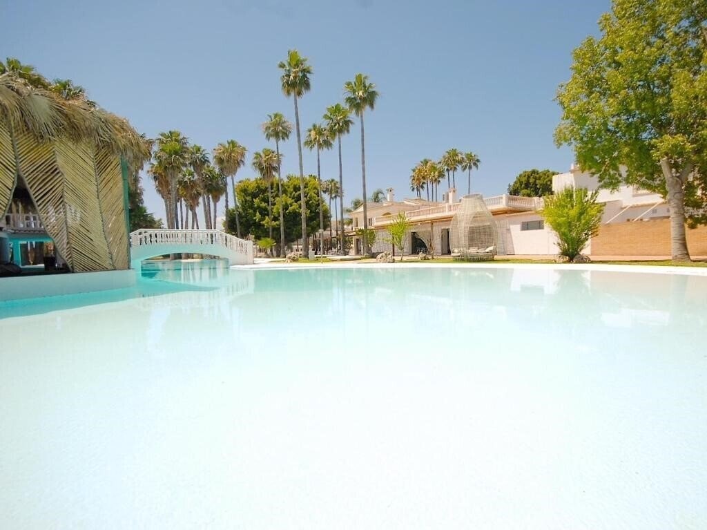 Готель Tu & Me Resort 3*