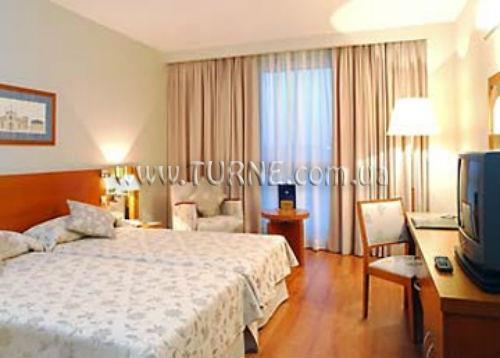 Фотографія Tryp Santiago 4*