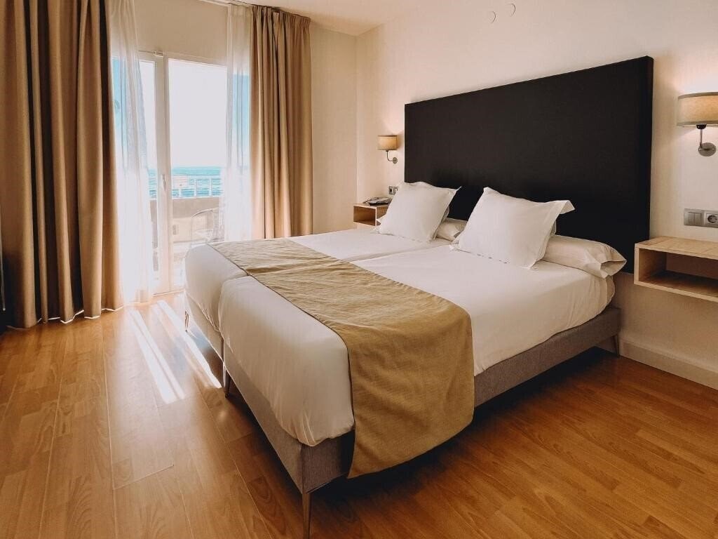 Картинка FAY Victoria Beach 3*