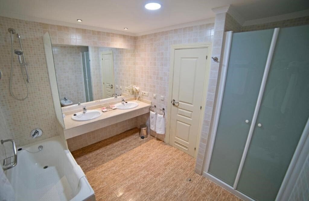 Фотографія Holiday World Resort 4*