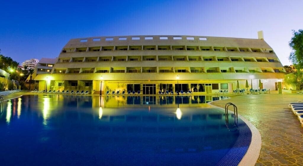 Готель Las Piramides 4*