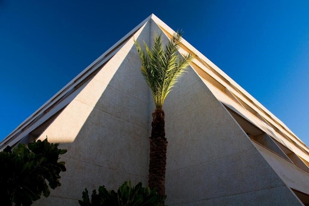 Фотографія Las Piramides 4*