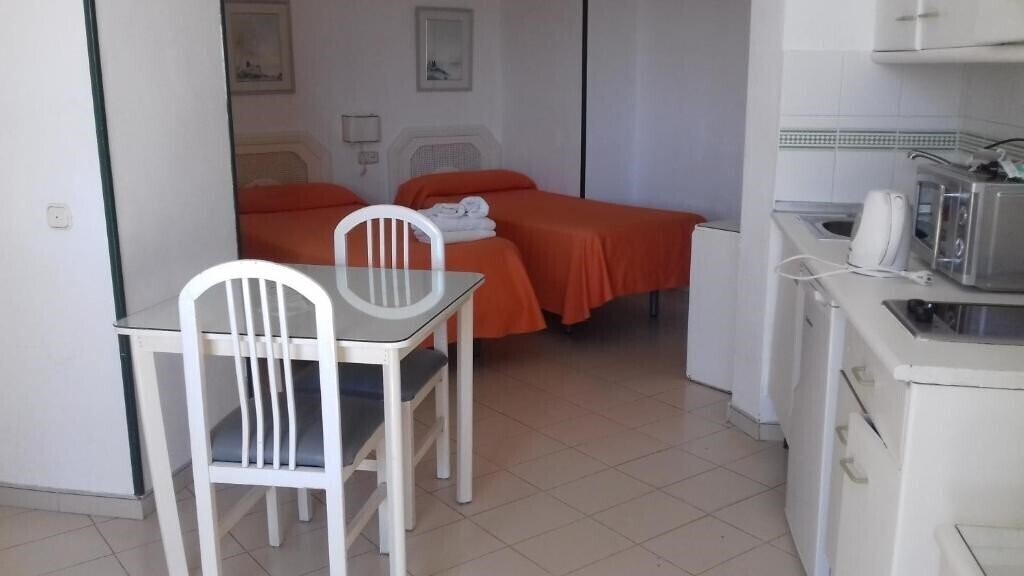 Фотография Apartamentos Mediterraneo Nerja 2*