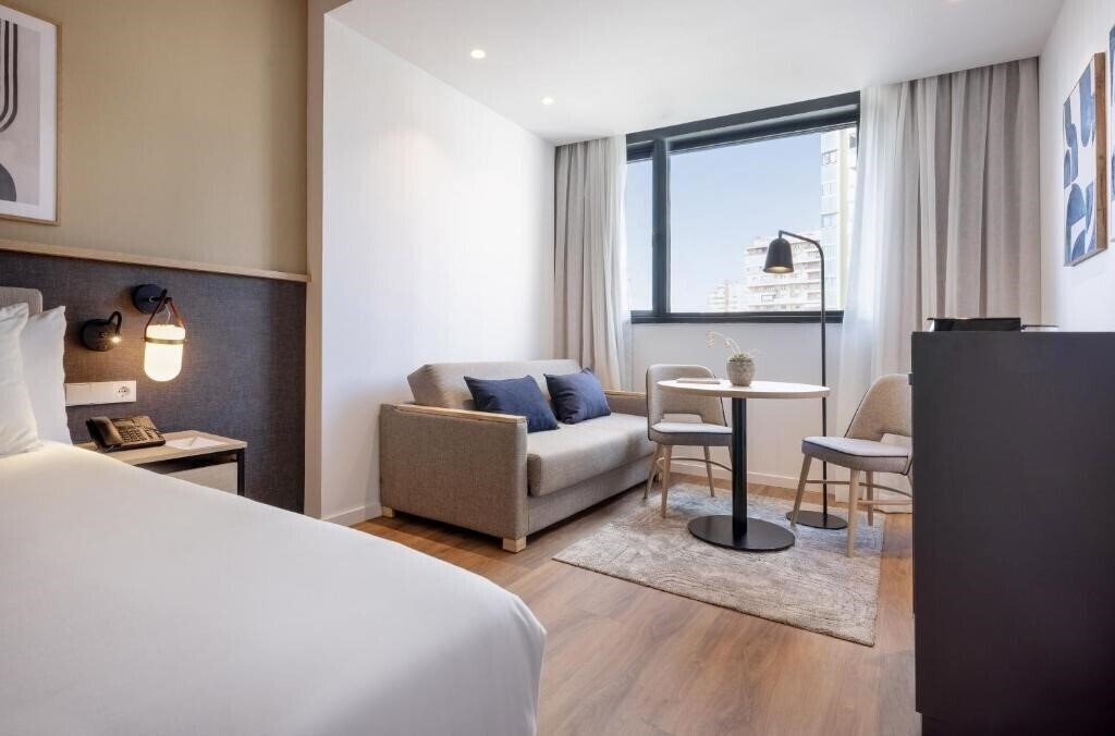 Фото Malaga Alameda Centro by Melia 4*