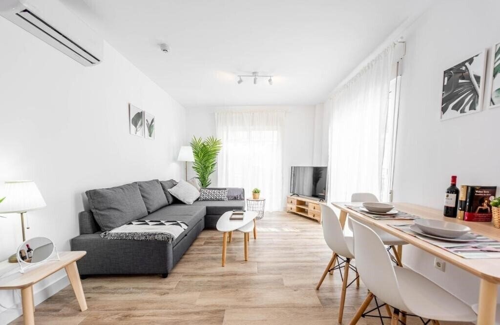 Отель Toboso Plaza Apartamentos 3*