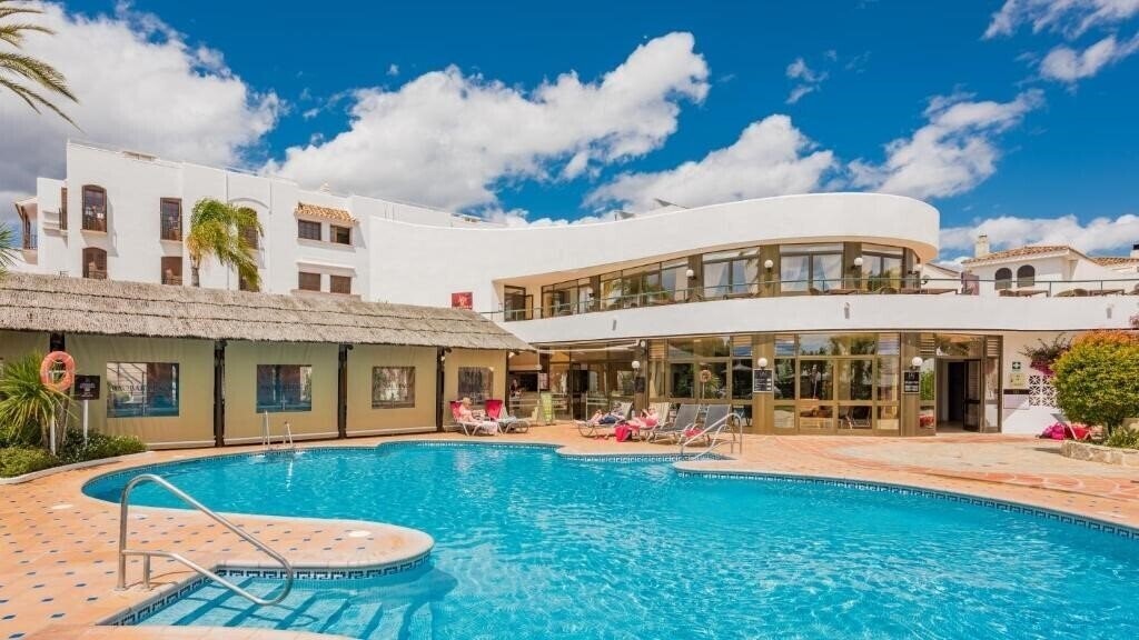 Готель Macdonald Villacana Club 3*