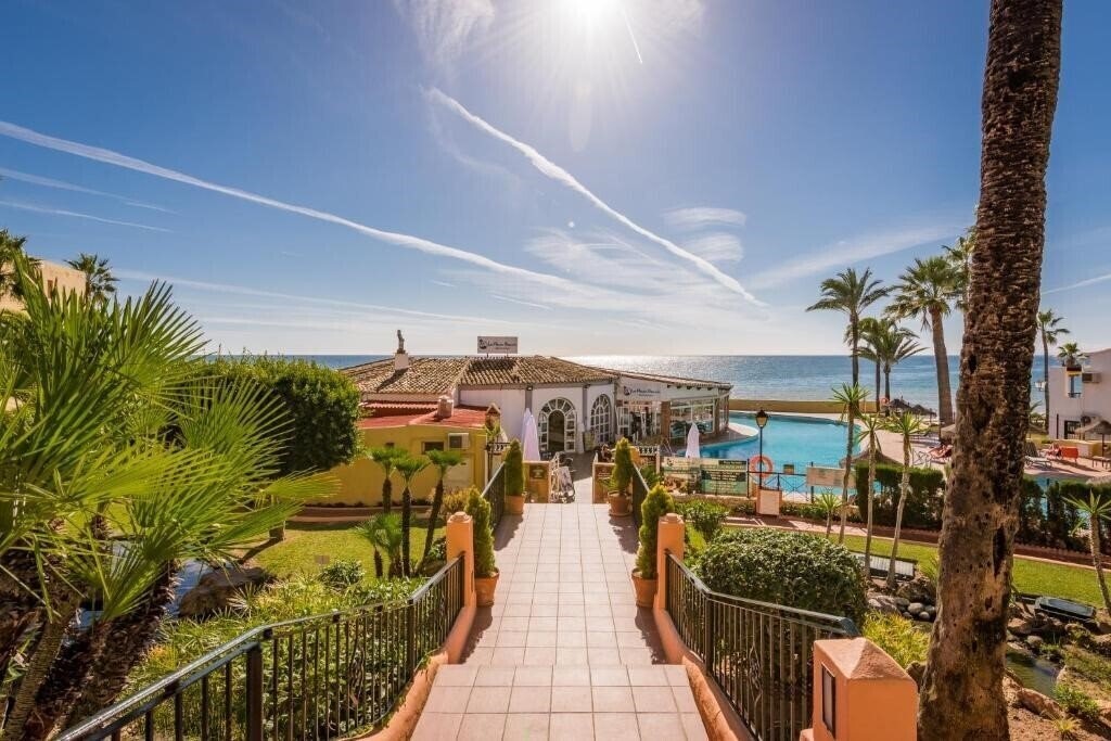 Фотографія Macdonald Dona Lola Resort 3*