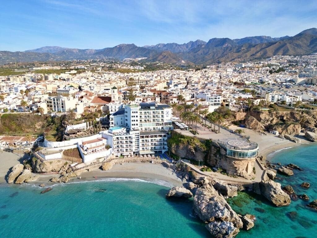 Готель Hotel Balcon de Europa 4*