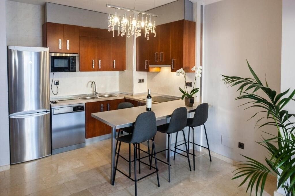 Отель Abril Apartamentos 2*