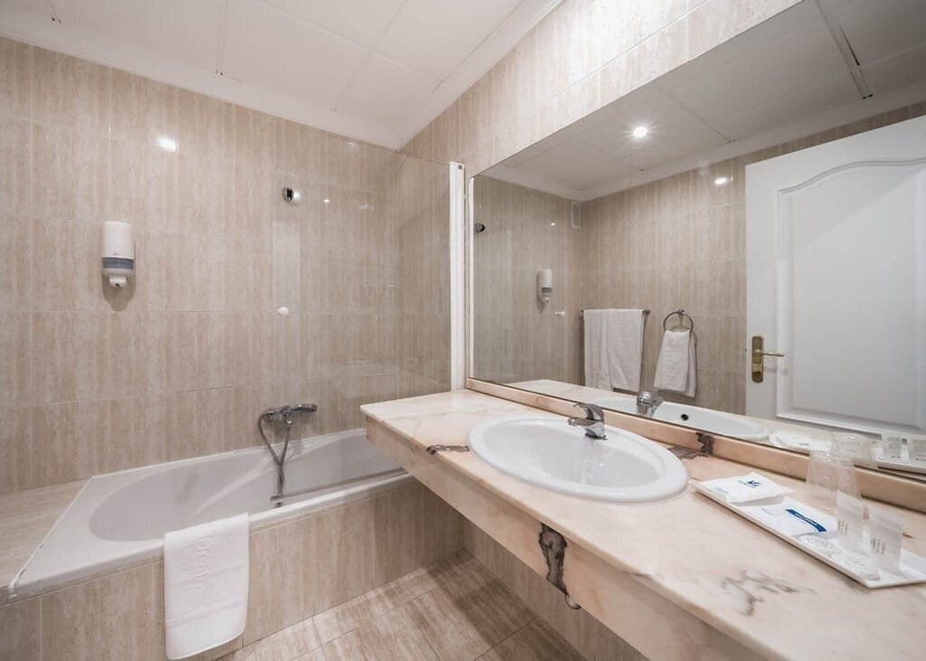 Фото Hotel Urban Beach Torrox Costa 4*