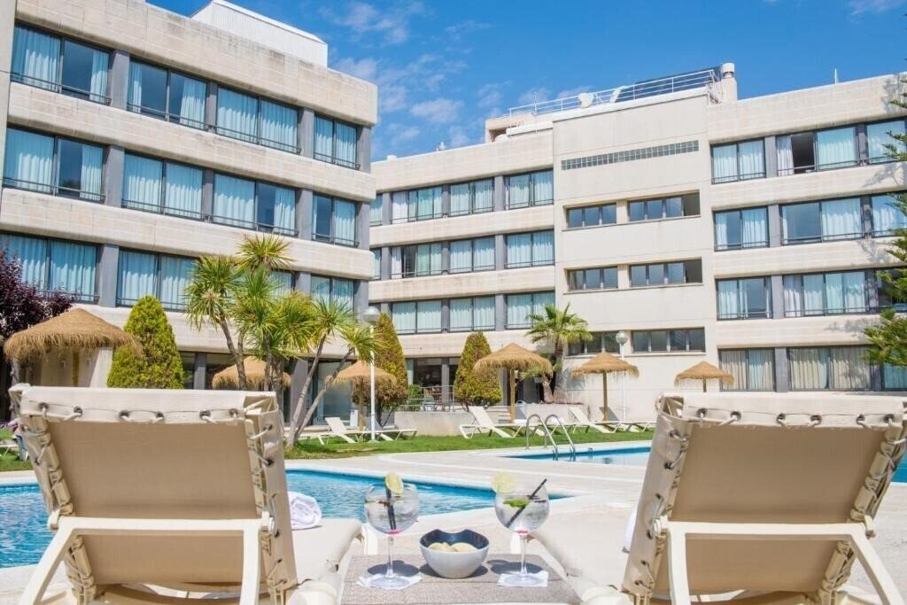 Отель Atenea Park Suites 3*