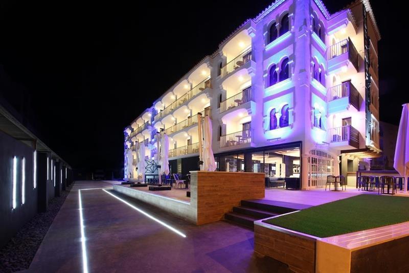Отель THE ELEMENT (ex. The Element Hotel) 4*