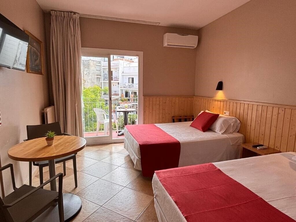 Готель Piccadilly Sitges 3*