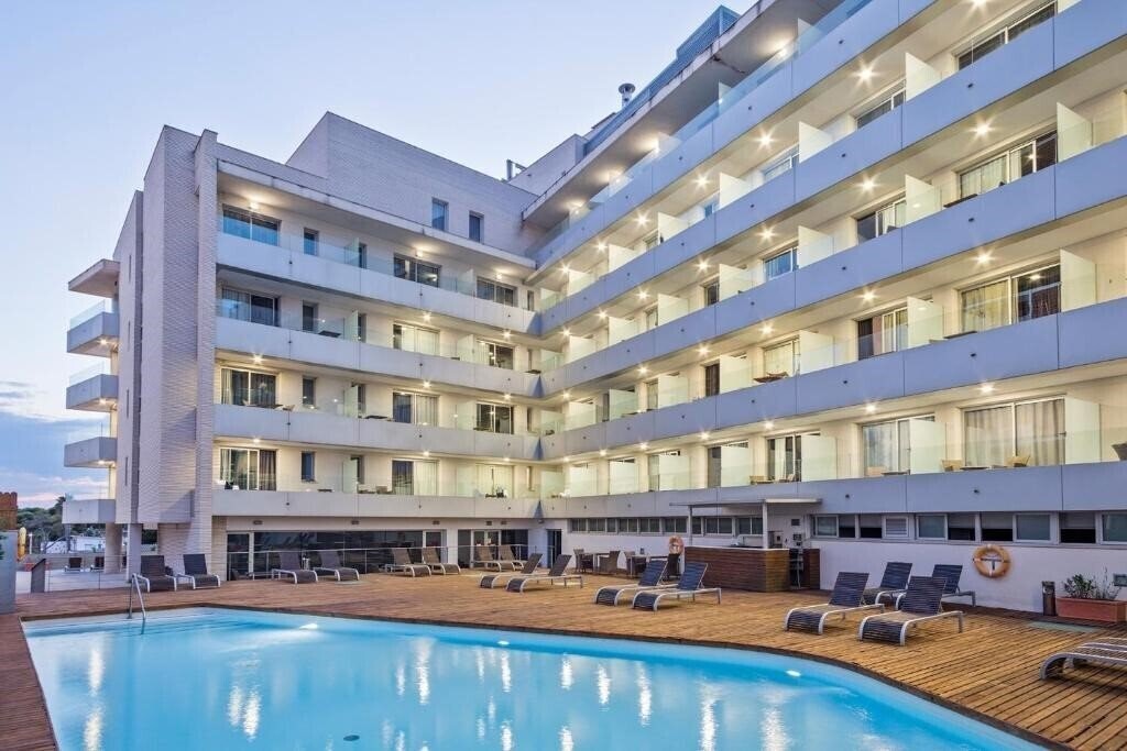 Отель Balneario Termaeuropa Playa De Coma-Ruga 4*
