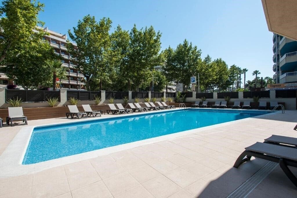 Отель California Iii/Iv 3*