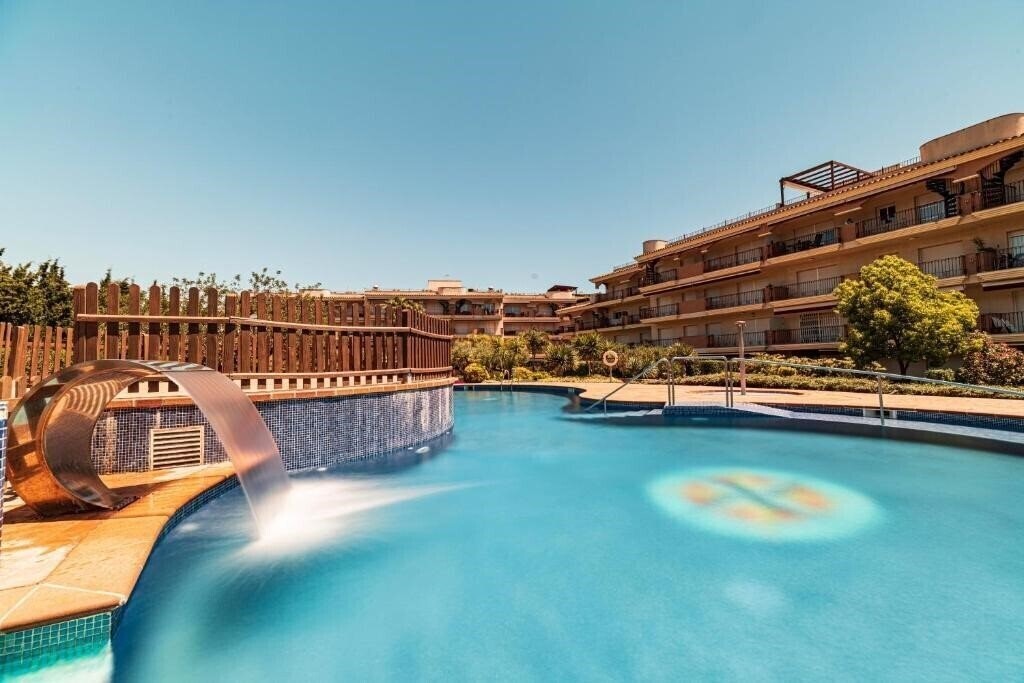 Готель Golden Beach 3*