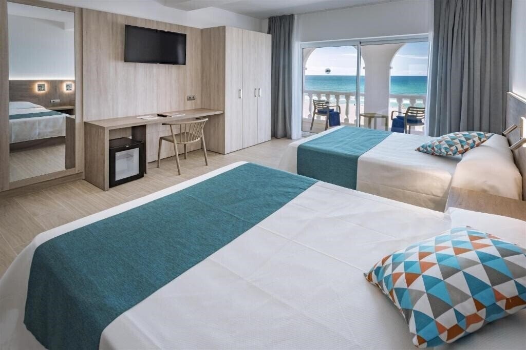Фото 4R Gran Hotel Europe 4*