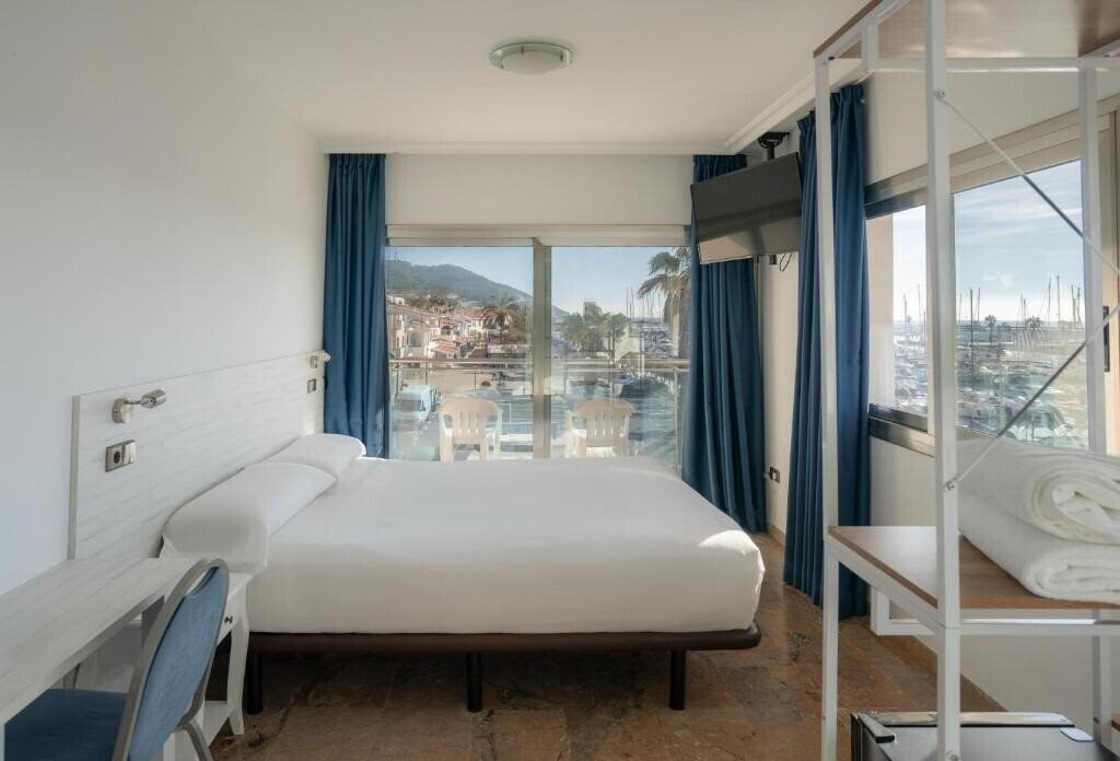 Фото Port Sitges Resort 4*