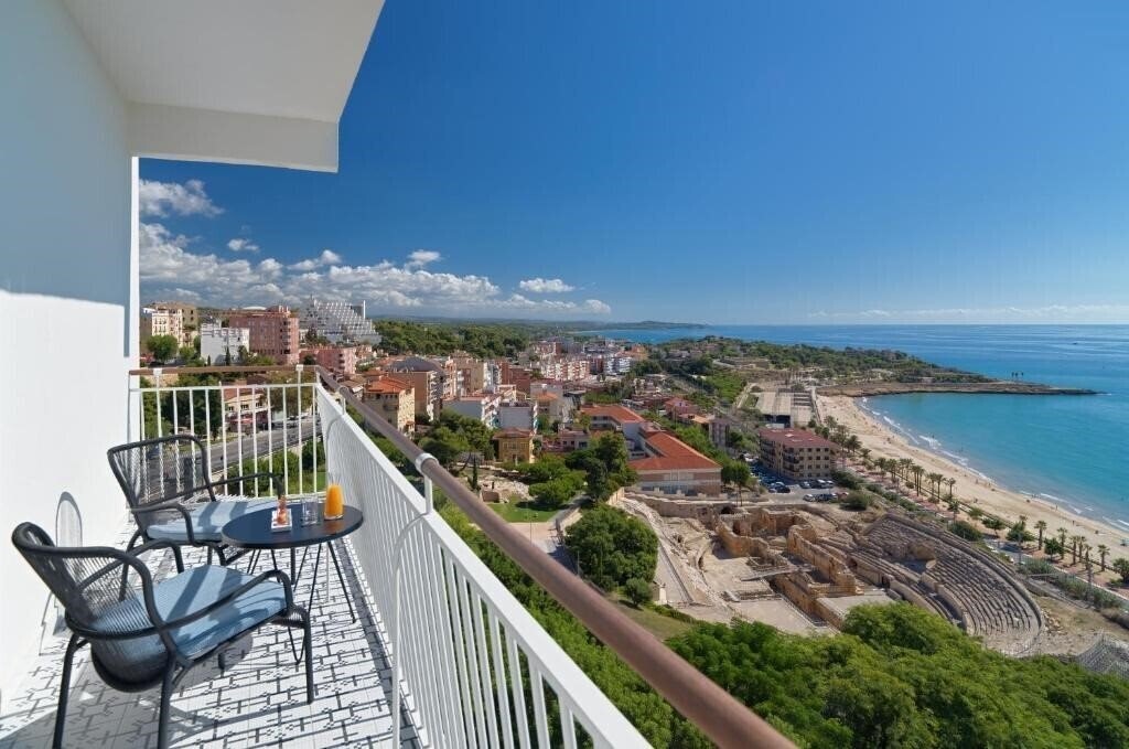 Фото H10 Imperial Tarraco 4*