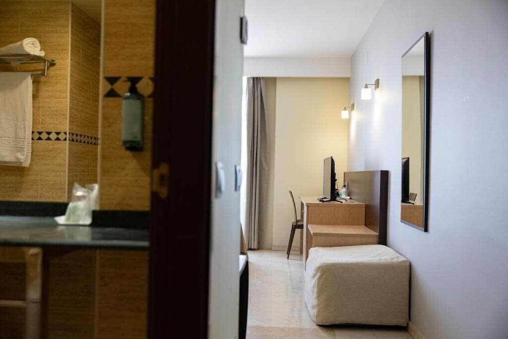 Отель Flamingo Hotel L'Ampolla 4*