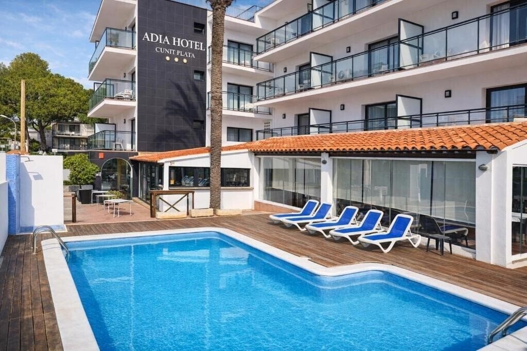 Отель Adia Hotel Cunit Playa 3*