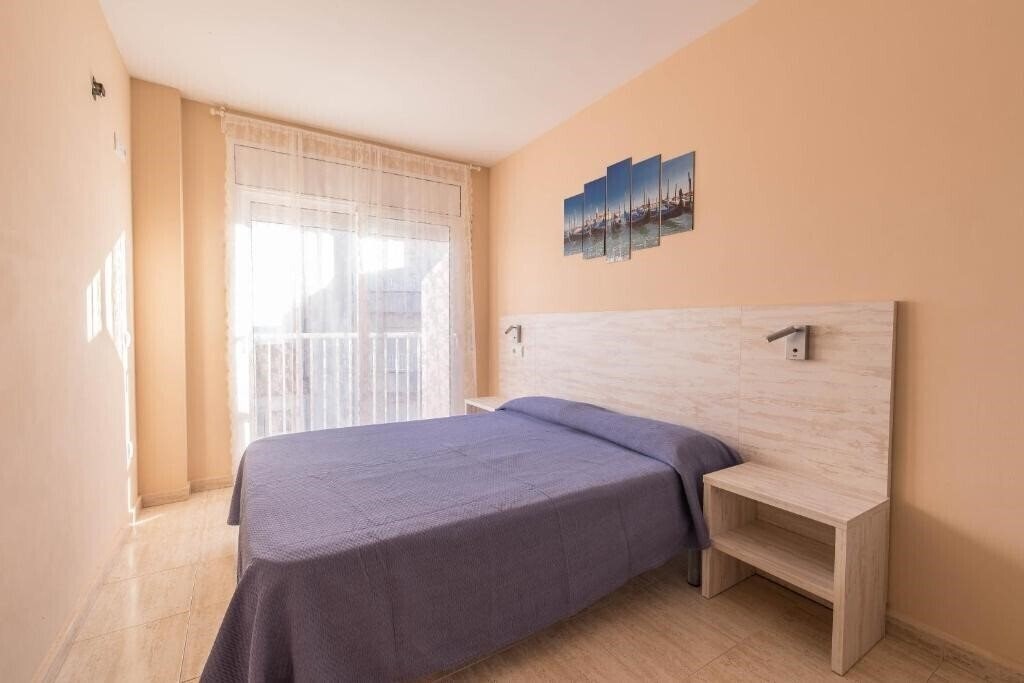 Фотографія Costamar Apartments Calafell 3*
