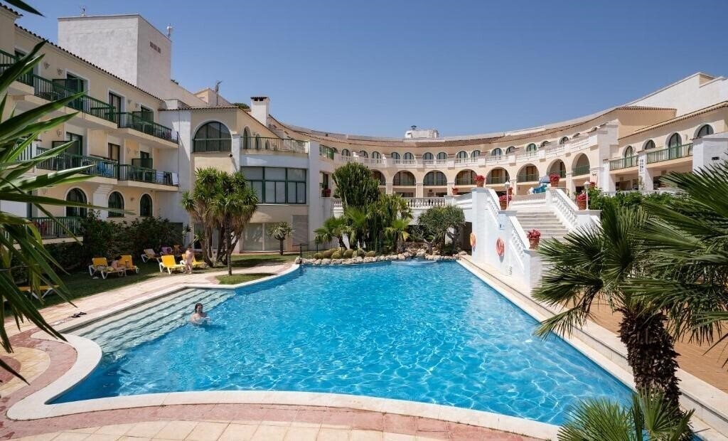 Отель Pino Alto 4*