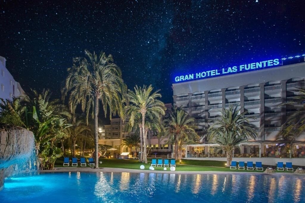 Отель Gran Hotel Las Fuentes 4*