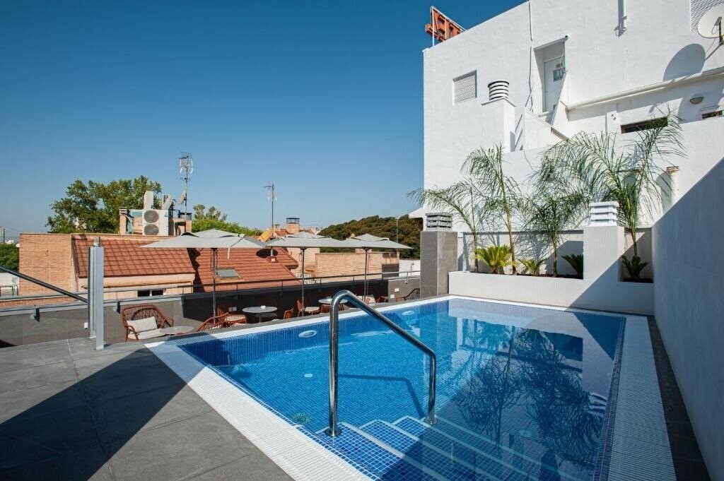 Отель Catalonia Conde De Floridablanca 4*