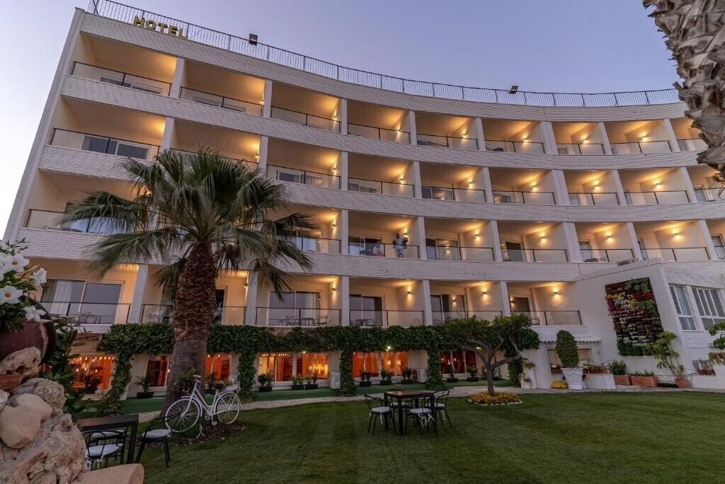 Отель Ramada Resort By Wyndham (ex. La Cumbre) 3*