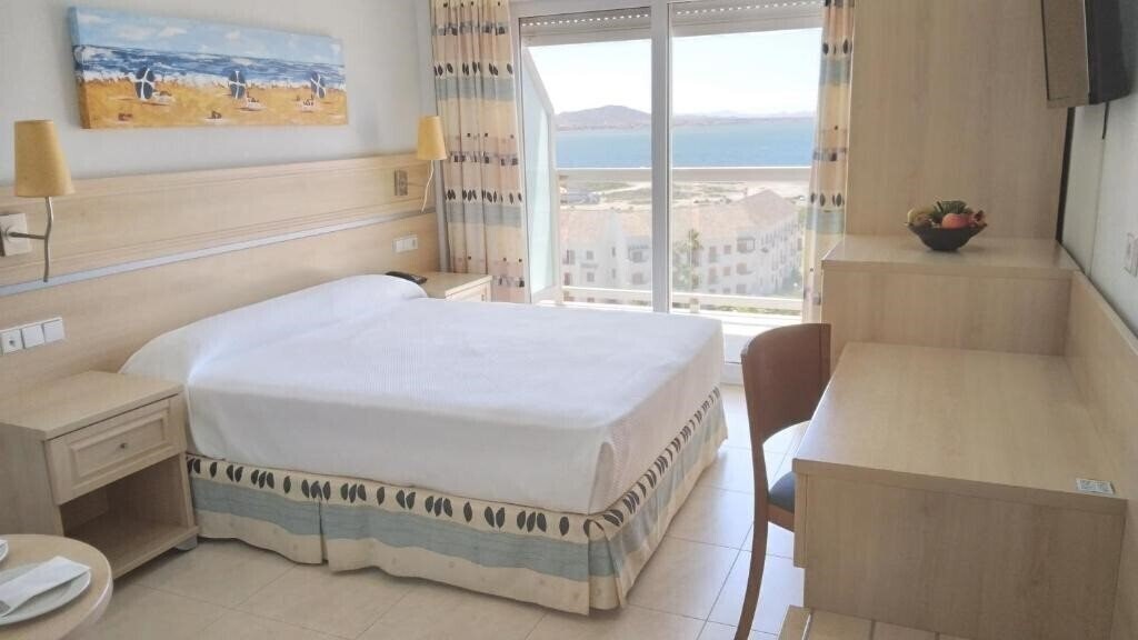 Отель Hotel Las Gaviotas 4*