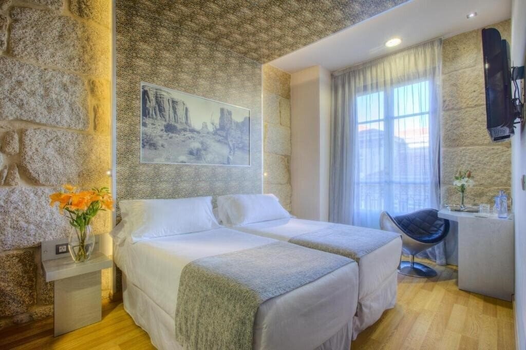 Готель Nh Ourense 4*
