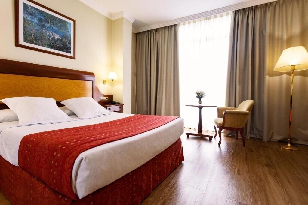 Готель Gran Hotel de Ferrol 4*