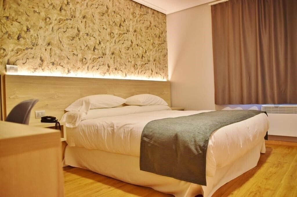 Зображення Hospedium Hotel La Marina Costa da Morte 2*