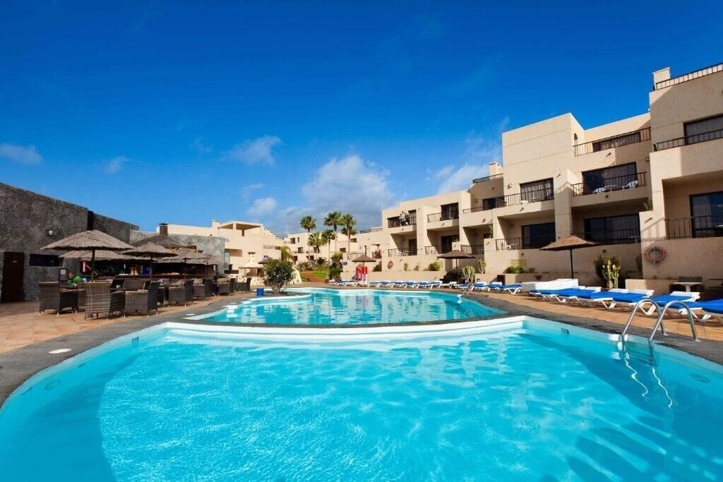 Готель Apartamentos Blue Sea Costa Teguise Gardens 3*