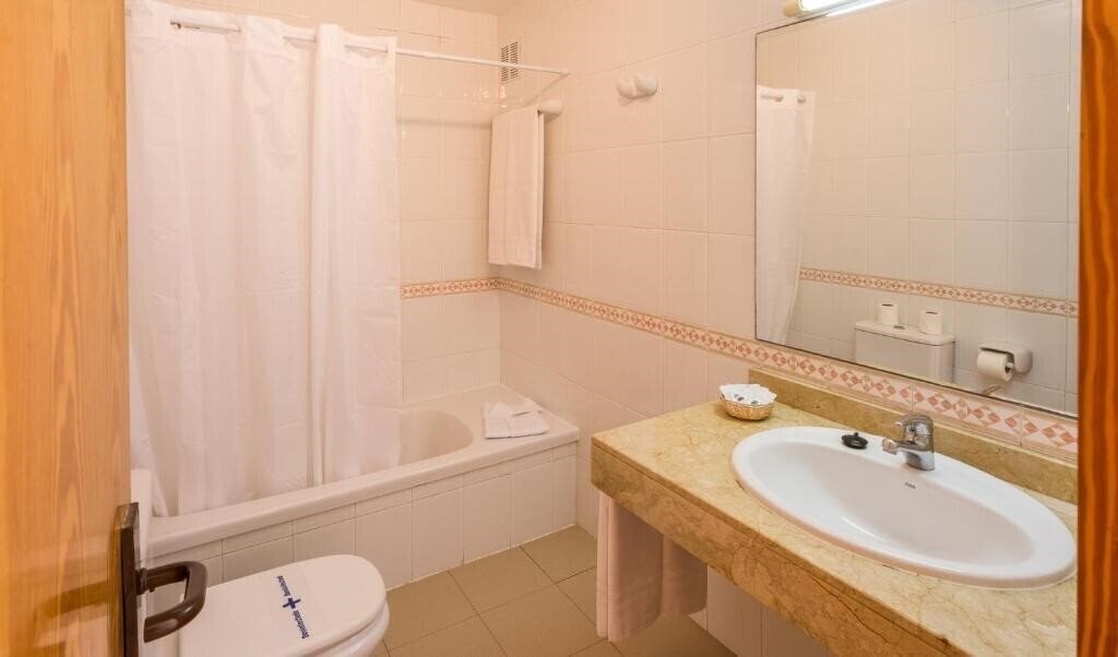 Фотографія Apartamentos Blue Sea Costa Teguise Gardens 3*