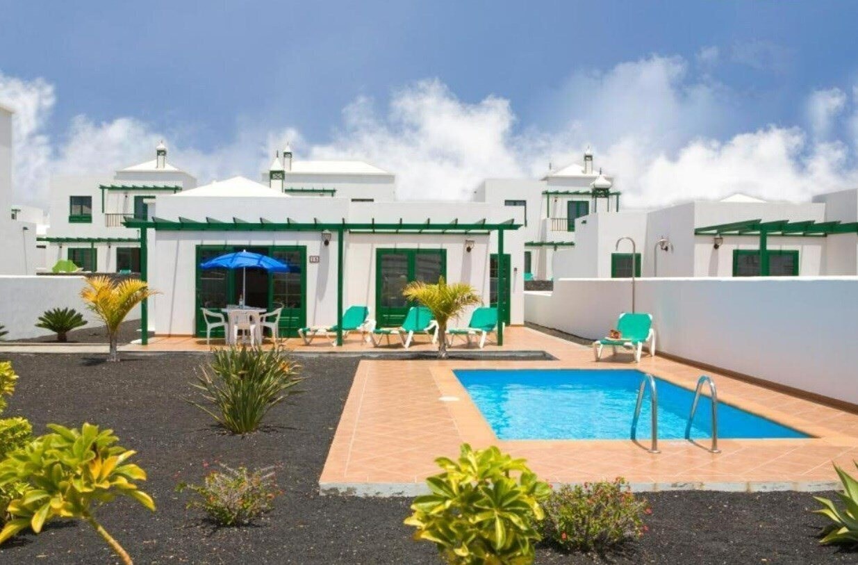 Готель Ereza Brisa Marina Apts апартаменты