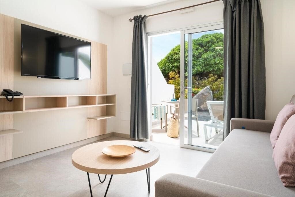 Готель Santa Rosa (Costa Teguise) 3*