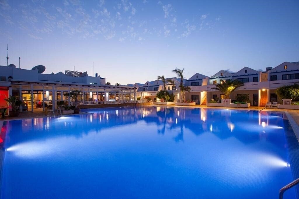 Отель Hotel Cinco Plazas 2*