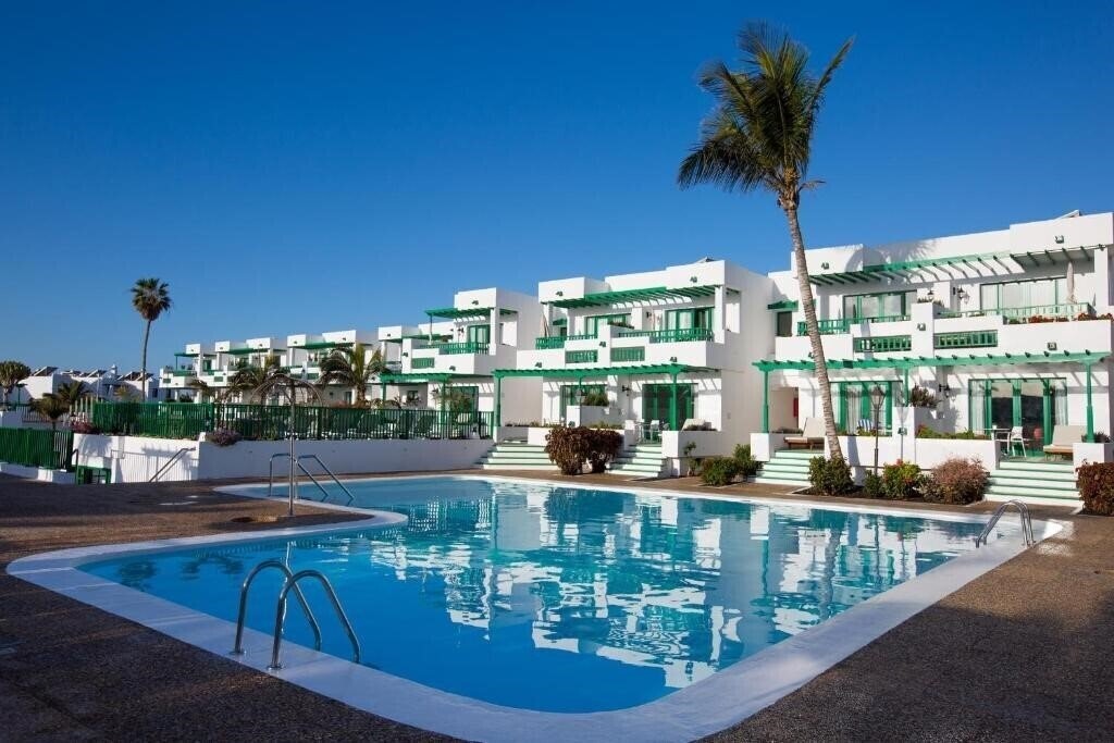 Готель Nazaret Apartments 4*