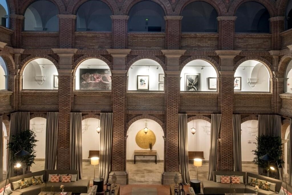Отель Parador De Lleida 4*