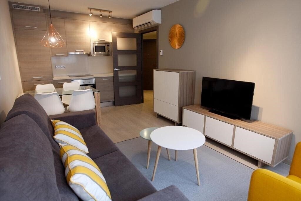 Фото Apartamentos Real Lleida 3*
