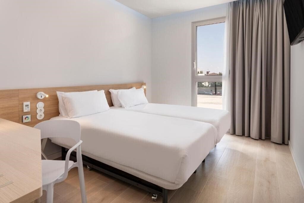 Фото B&B Hotel Lleida 3*