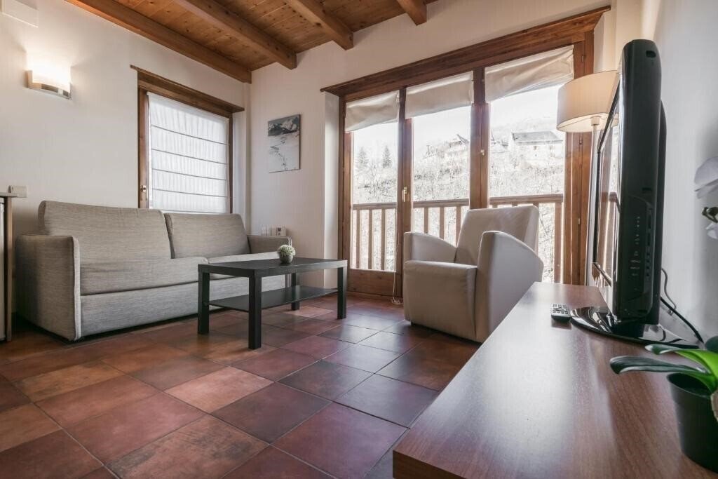 Готель Apartamentos SNO Mont Romies Unhola 3*
