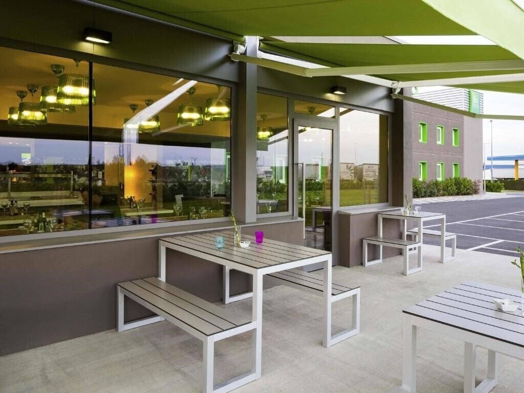 Фото Ibis Styles Lleida Torrefarrera 2*