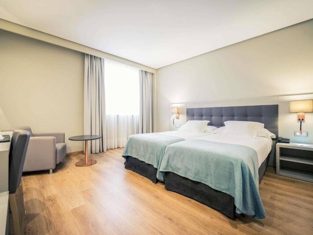 Отель Mercure Carlton Rioja 4*