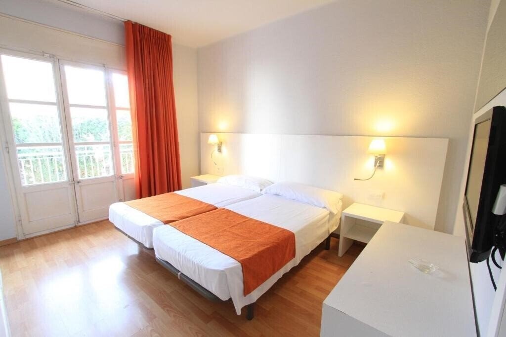 Фото Villa Garbi 2*